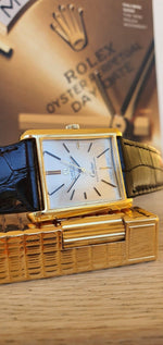 Charger l'image dans la galerie, MONTRE CARTIER OMEGA OR MERCURE 18K TANK 161.013
