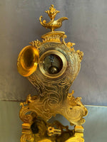 Charger l'image dans la galerie, Pendule cartel en bronze doré de style Louis XV
