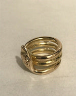 Charger l'image dans la galerie, Bague en or 18 carats serpent yeux diamants
