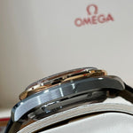Charger l'image dans la galerie, Montre Omega Speedmaster Phase de Lune
